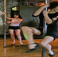 Горим стотици калории с танци на пилон