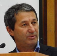 Каролев: Раждаемостта не може да бъде стимулирана с помощи и временна заетост