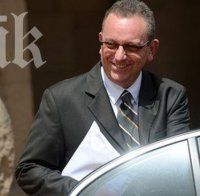 Вежди се изгаври с Петър Стоянович, страх го било да лети със самолет