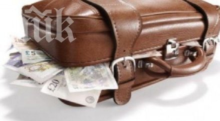 крадци отмъкнаха куфар бона джип