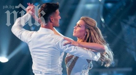 гаджето крауч блести обятията друг мъж видео