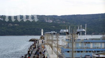 затвориха пристанище варна заради силен вятър