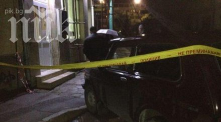 нападнали оръжие охранител обира банката враца снимка