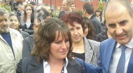 герб печели изборите трън