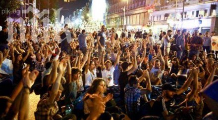 хиляди румъния протестираха добив злато канадска компания