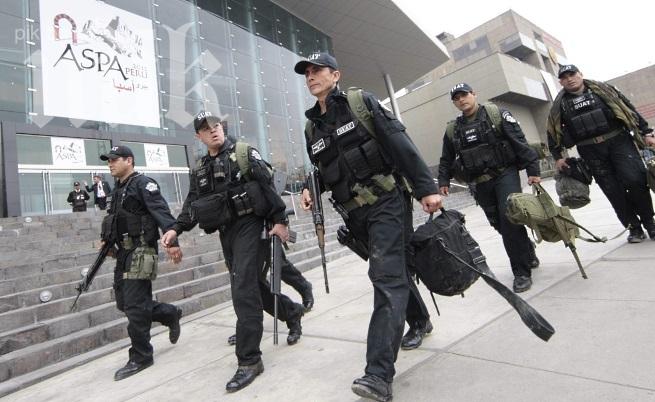 Офицери преписват на тест за повишаване в звание, уволняват ги