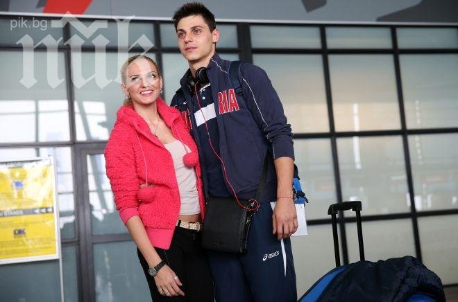 Мис България 2013 посрещна волейболните национали и разцелува любимия си Добромир