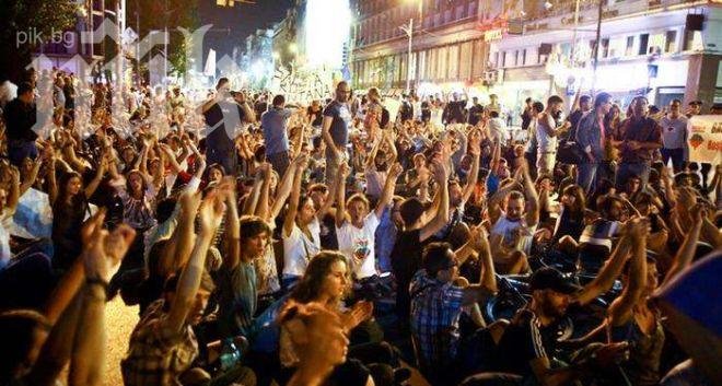 Безработните работят като протестиращи