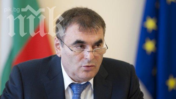 Данаил Папазов: Няма как 1 милион човека да останат без сигнал