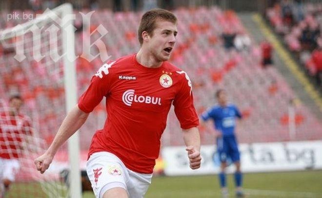 Стойчо Младенов плаши млад талант с изгонване от ЦСКА