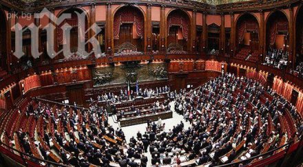италианското правителство оцеля убедителен вот доверие сената