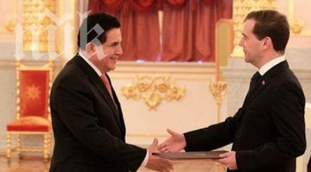 посланикът колумбия русия подава оставка заради секс скандал