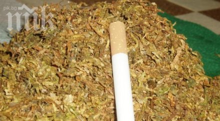 полицаи иззеха чувала контрабанден тютюн