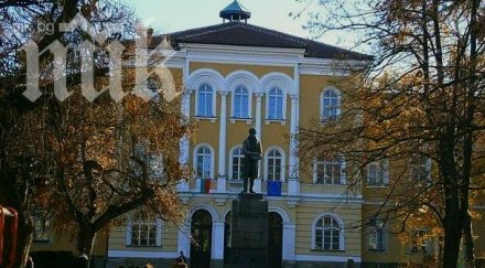 реставрират паметника васил априлов габрово