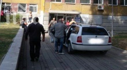 полицейско управление баща набута джоба ченге евро спаси сина