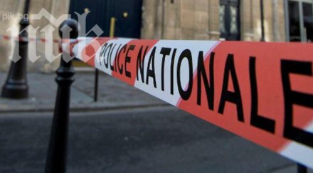 стрелба джамия париж трима ранени