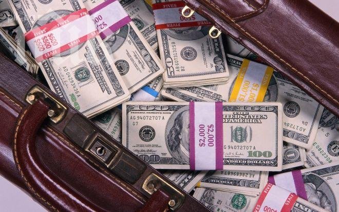 Полицията в Боливия хвана чувал с 1 млн. долара, хвърлен от самолет