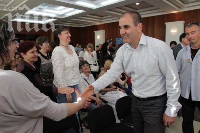 Първо в ПИК! Връчиха обвинителния акт на Цветан Цветанов