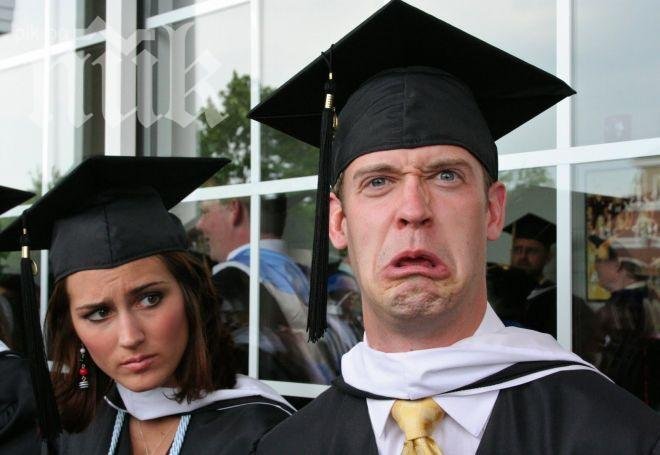 Шок! 75% от висшистите в България са непотребни