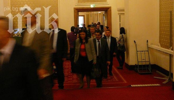 ГЕРБ пак провокират провал на НС – поискаха поименна проверка и напуснаха залата