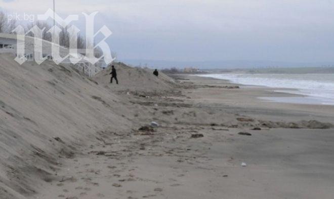 Бедствие! Морето погълна и плажовете в Бургас и Обзор