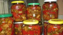 Туршия от печени пиперки и патлажани