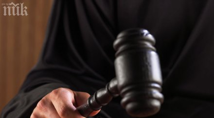 конституционният съд произнася депутатския мандат иван иванов