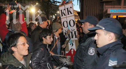 дайнов протеста орешарски падне власт