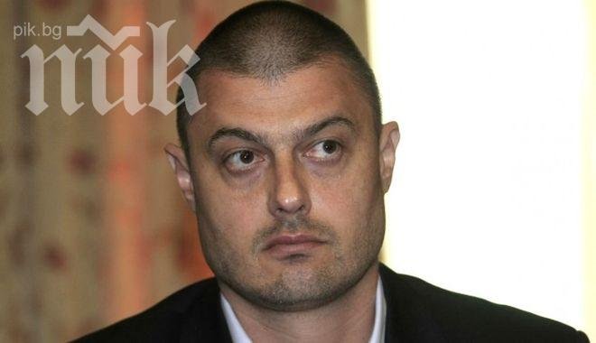 Бареков: Орешарски е глупав премиер, намръщеният Бойко Борисов е психопат