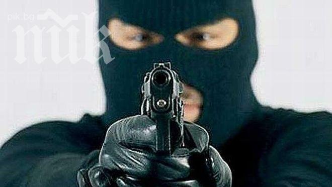 Жител на Норилск е взел двама души за заложници