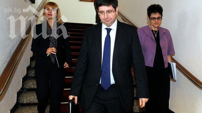 Тайна среща в резиденция Бояна: Прекрояват спешно Бюджет 2014