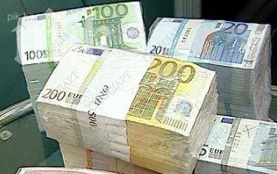 Митничари накараха българин да търси нова родина, прибраха му 37 000 евро