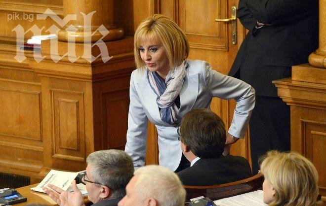 Мая Манолова: ГЕРБ имат 2627 присъствия и 1967 отсъствия от парламента