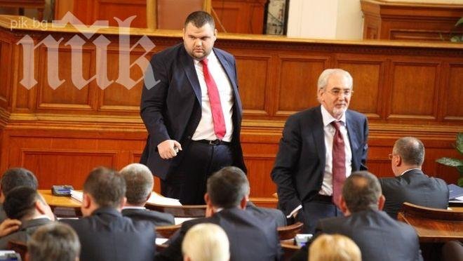 Никой в ДПС не иска да говори за Делян Пеевски