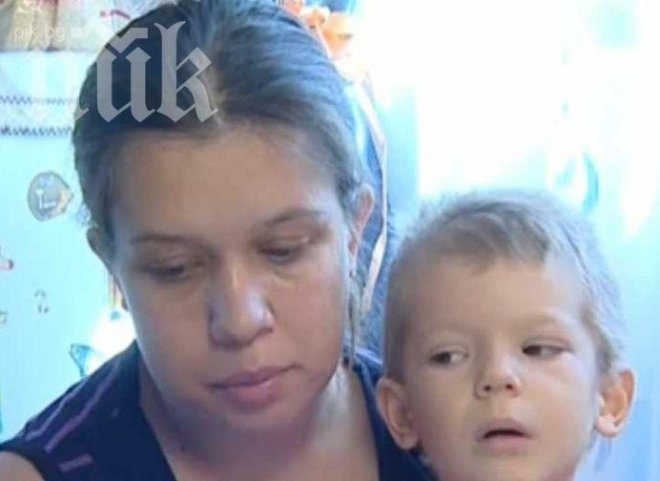 Кошмар! Момиченце на 2 годинки се бори с рака! Нашите лекари го отписват, турските казват - ще оздравее