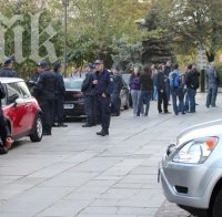 Орешарски се измъкна през задния вход и на Би Ти Ви