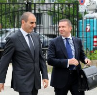 Съдийки в паника да не ги изкарат любовници на адвокат Менко Менков