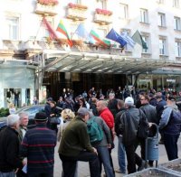 Орешарски влезе през задния вход на 