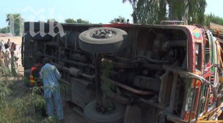 французи ранени автобусна катастрофа индия