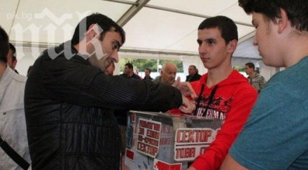 футболистите цска събират пари хореография стойчо дал лева