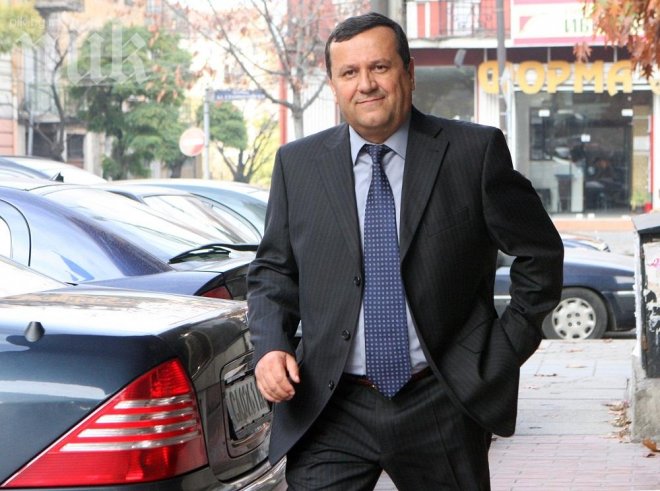 Социалният министър Хасан Адемов: Не ме бъркайте с Дянков!

