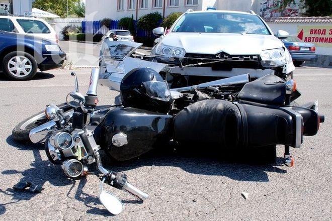 Двама загинаха в зверска катастрофа край Бяла