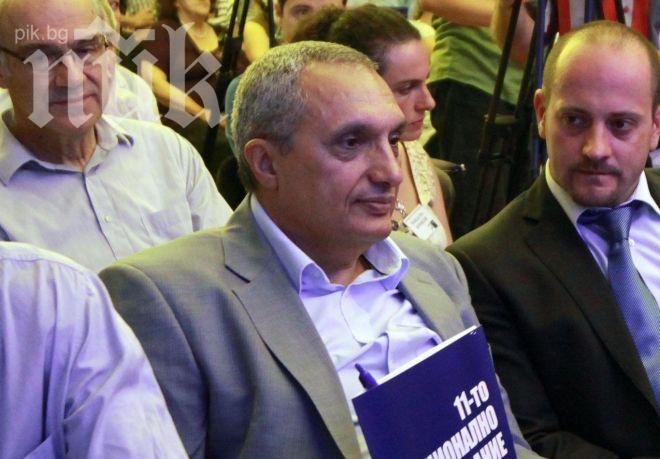 Иван Костов отново на публична сцена - представя проект в НБУ