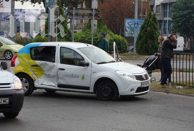 Джип метна „Дачия” във въздуха, тя се превъртя и падна пак на гуми