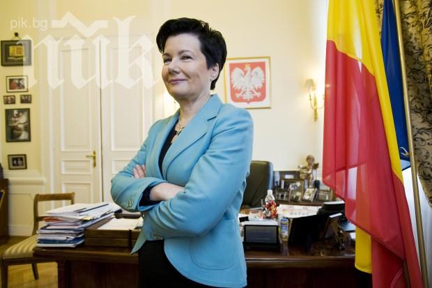 Варшава се отървава от кметицата си чрез референдум 