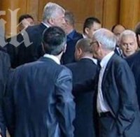 Цирк! ГЕРБ и „Атака“ на крачка от бой в парламента