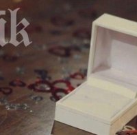 Романтика! Жена предложи брак на приятеля си с помощта на илюзионист (видео)