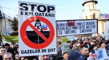 арестувани сблъсък полицаи демонстранти шистовия газ