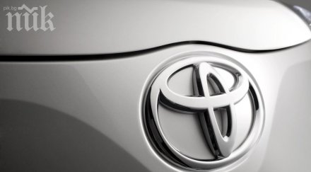 тойота изтегля 885 хиляди автомобила заради дефект въздушните възглавници