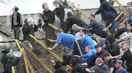 ултраси левски готвят погром бежанците дербито цска